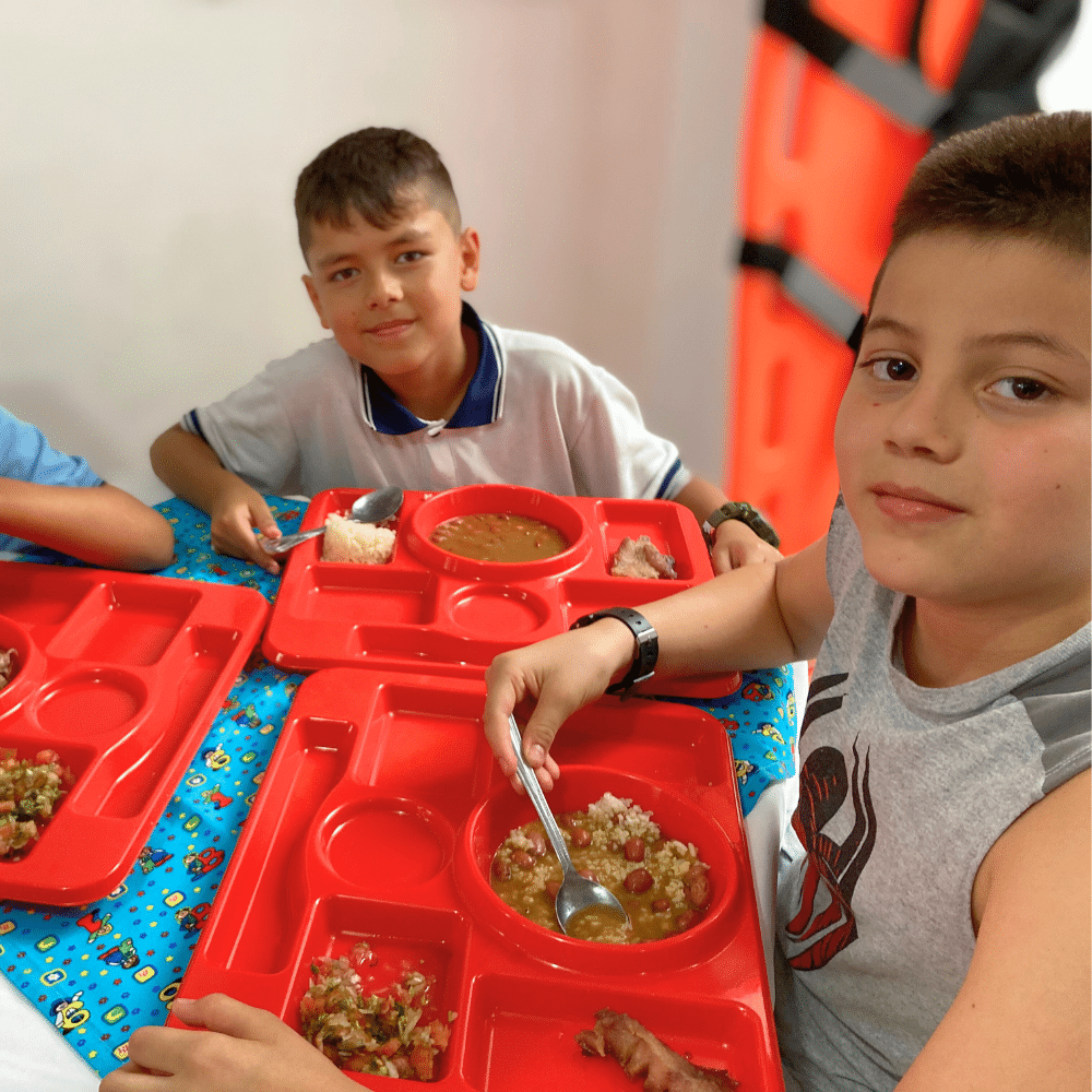 Healthy Meals for kids in Colombia Keep a Cook on Site