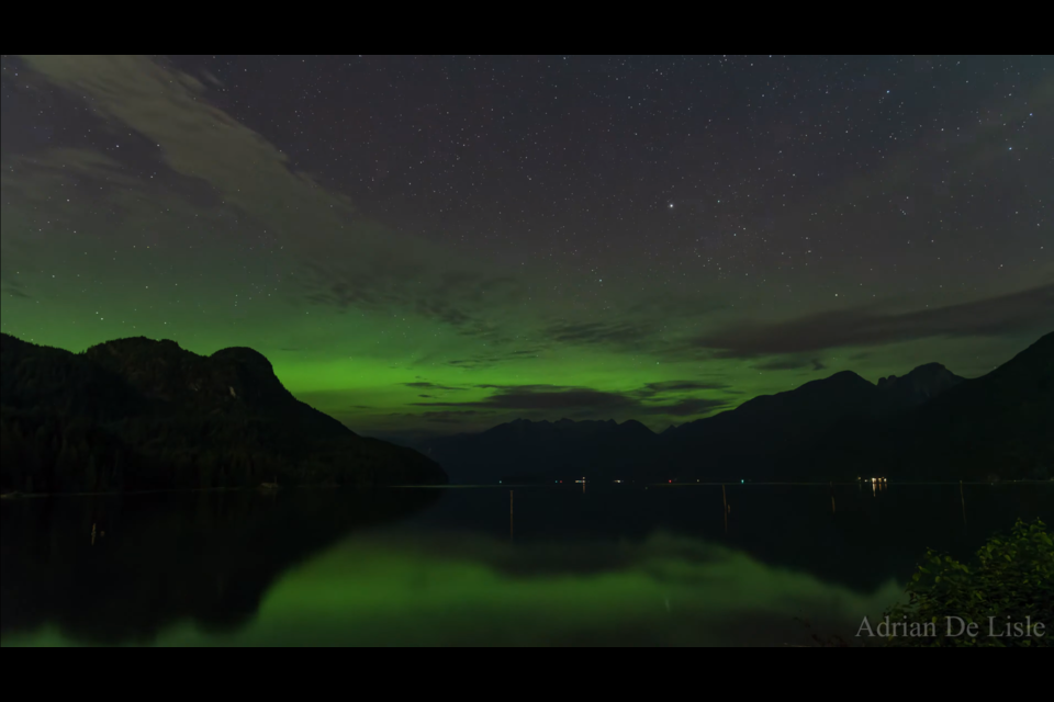  Northern Lights above Metro Vancouver, time-lapse video 