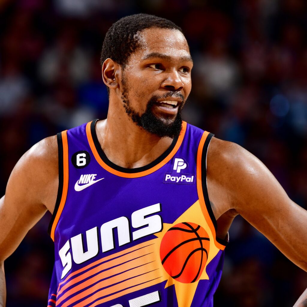 Kevin Durant with the suns