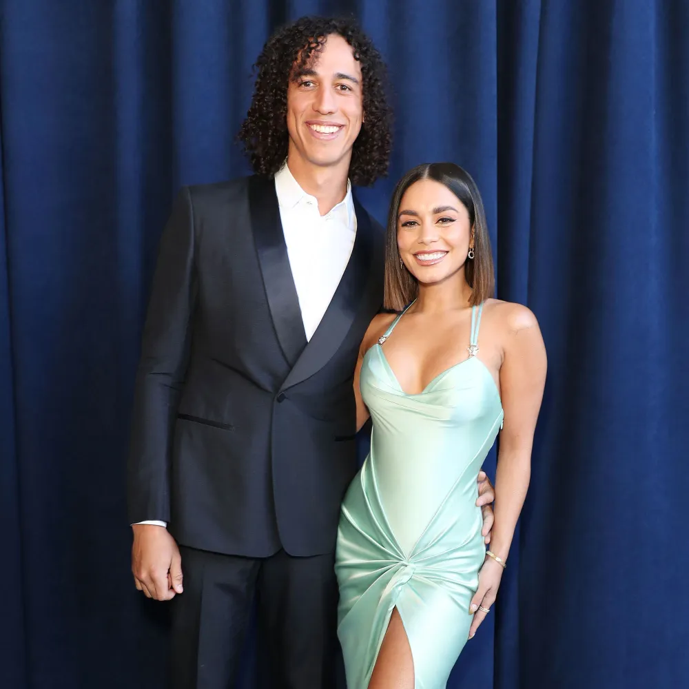 Red Carpet Ready Vanessa Hudgens Cole Tucker Are All Smiles 2022 SAGs 0001